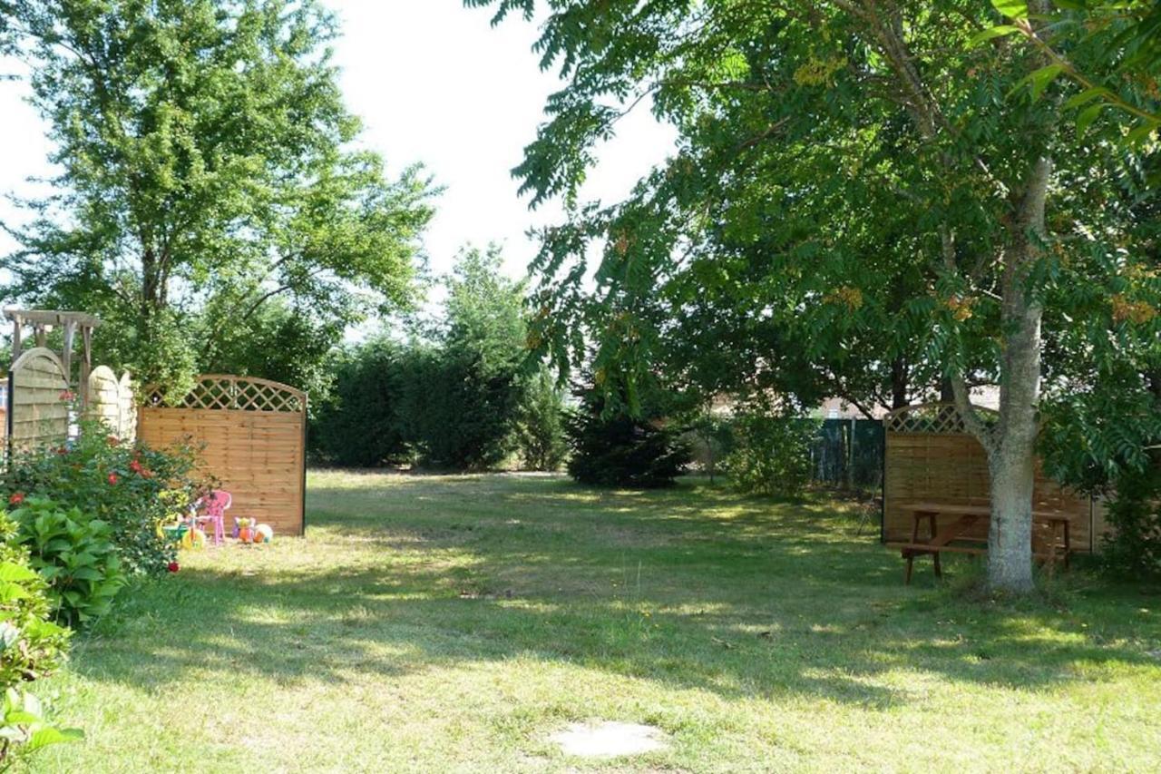 Gite Les Garbails Le Barp Kültér fotó